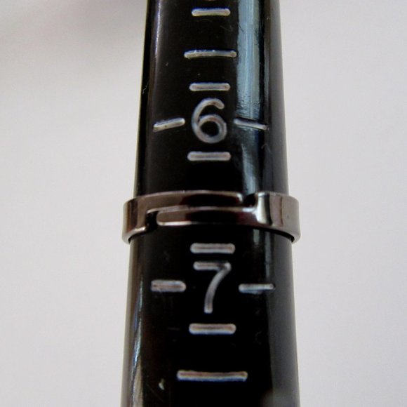 Blue rhinestone adjustable cocktail ring size 6 1/2 NEW - September birthstone - Picture 11 of 11